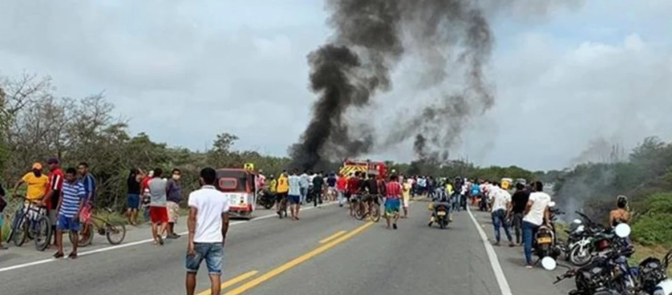 Σοκ στην Κολομβία: Τουλάχιστον επτά νεκροί από έκρηξη βυτιοφόρου